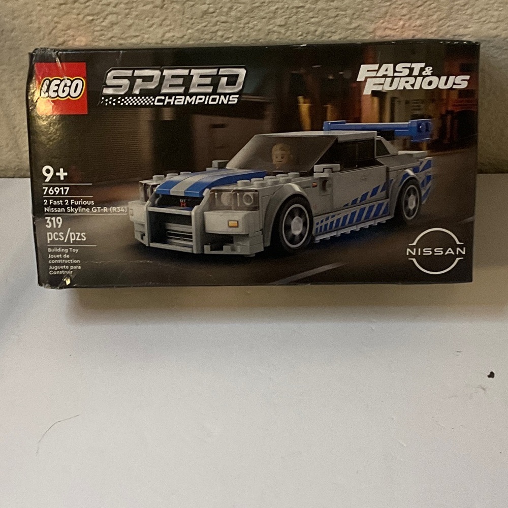 LEGO Speed Champions Nissan GT-R with Blue Highlights
